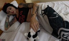 Morgana Soles wishes to Santa to give more footjobs for Christmas - Epic footjob, foot fucking, and a big load cum on soles!