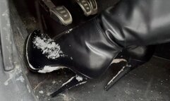 Reverse driving: Polo's Winter Backtrack