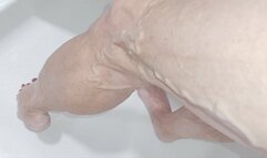 Tempest showing off veins in the shower