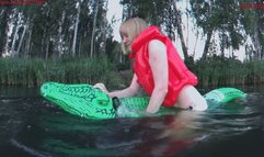 Alla is a hot rider on an inflatable crocodile on the lake and POP with her nail during a hot ride!!!