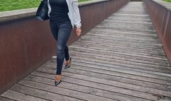 shoeplay with Lorenzi High Heels and walk with only one shoe HD mp4 1920x1080