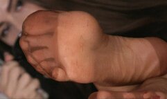 NylonsFeetToesLegs (MP4)