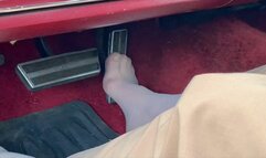 Hard Revving my 1976 thunderbird and wiggling my toes