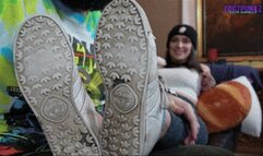 Surprise Tickling & Foot Worship Trade with Nerdy Babe Lilith