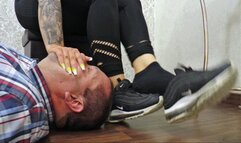 Goddess Yasemin - Oxygen training with sports shoe scent!