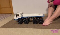 Sneaker-Girl Akira - Heavy Big Toy Car