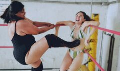 DAMA VS LEAH BELLYPUNCHING