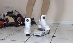 Dark Star 1 - Crushing the Bentley (Close-up)