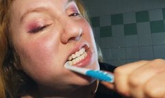 How I brush my teeth