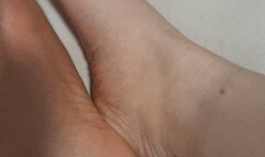 BBW rubs her Feet with oil