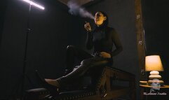 Dyanna the smoker 4K MP4
