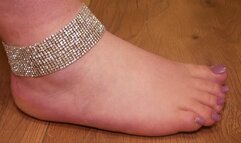 #4 Worship the mesmerizing feet of a bbw (no talking)