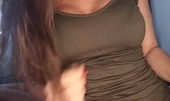 Juego erótico en la cama con un chico 8