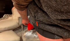 Total immobilization of the slave (farting)