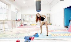 VIKA KICKBOXING IN RIPPED PANTYHOSE ?THE PYLON_720