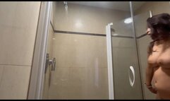 laura washing her long hair