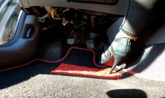 Laetitia De Luca dressed in tight leather-style pants and sandales makes screaming and drives hard - feet POV