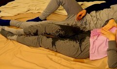 Sensual pee bath in the morning (artwork without audio)