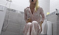 MY Quick trip to the bathroom! MP4