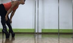 Lucazfox erotic dance floorwork