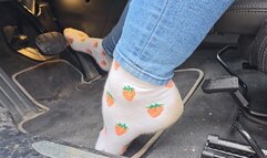 Hard Revving BMW 118i Dirty Socks