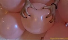 Safira Apply Her Fingernails Into a Balloon Cluster - Little Clean Up