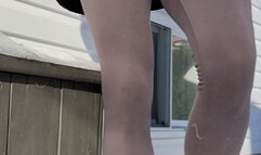 Rewetting grey leggings outside