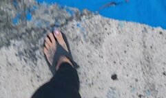 Lola walks in flip flops toe wiggling walking foot fetish cam