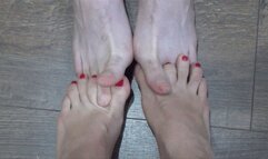 footsie and toe locking 2MFn