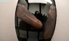 Moody Milf pantyhose giant drama! - MOV