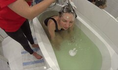 EVELINA WHASHES HER HAIR AND PUSHES HER UNDERWATER (bb)