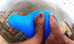 FETICHISTA DE PIES Y BALONES