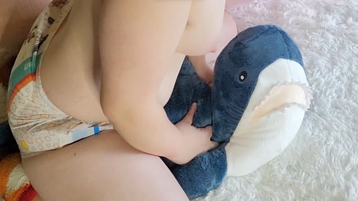 Diaper Girl Humping Plushie And Cumming On Fingers Porn Video