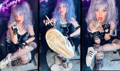 Smoking 2 eve 120 at once in superstars and leather