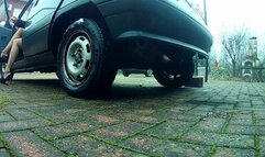 Pedal Pumping Revving Cranking black sandal