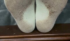 Silent Muddy Sock Worship 2 - Goddess Alya loves playing in mud puddles so she did it again in this sexy clip where you get to enjoy her filthy socks before slowly removing them