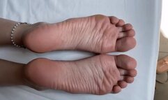 JERK OVER WATCHING HER NATURAL LONG TOES - SD