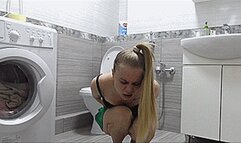 Sexy blonde's diarrhea! MP4