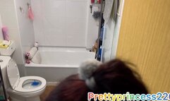 Buttcrack in jeans and clean the bathroom