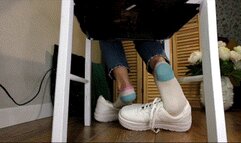 Shoelaly with massive sneakers WMV