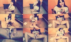 My first dildo solo play + squirt - MeluWorld