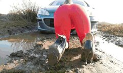 Dirty, wet and angry, she goes on foot for help WMV (1920x1080) FHD