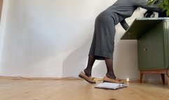 beige leather loafers mov