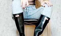 Miss Anita returned from a date and tells her slave about it