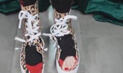 Leopard Sneakers cause RAPID ANGRY GROWTH! Includes Long foot growth scene WMV 1080