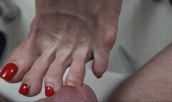 toes play with peehole (1080p)