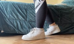 Bl@ckmail at the feet of Findom Leïla