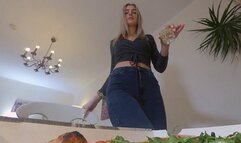 Michelles likes Fastfood and YOU! 6K VR360