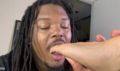 Worshipping my wives stinky feet got her tickled