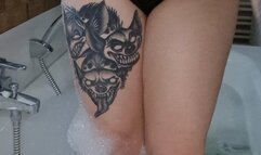 Smoking queen take a bath and clean her body with feets